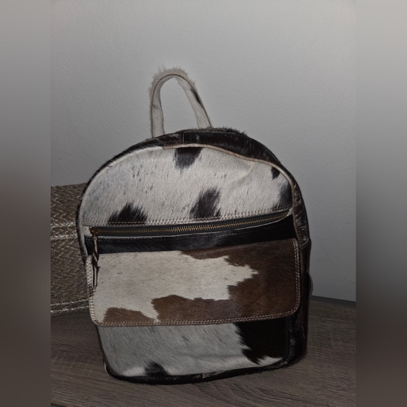 Cargo by Cynthia Bailey Backpack - Picture 7 of 13